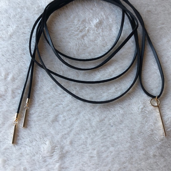 Dynamite Black & Gold Necklace - Picture 3 of 3